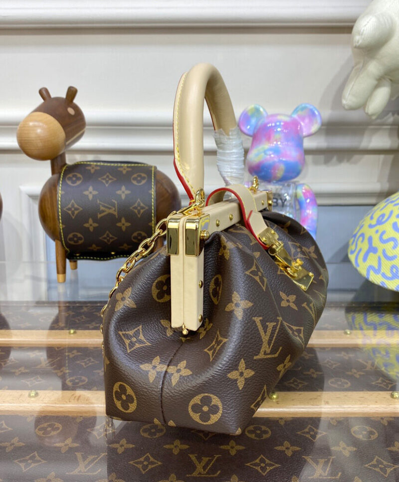 Louis Vuitton Monogram Clutch M46544 Brown